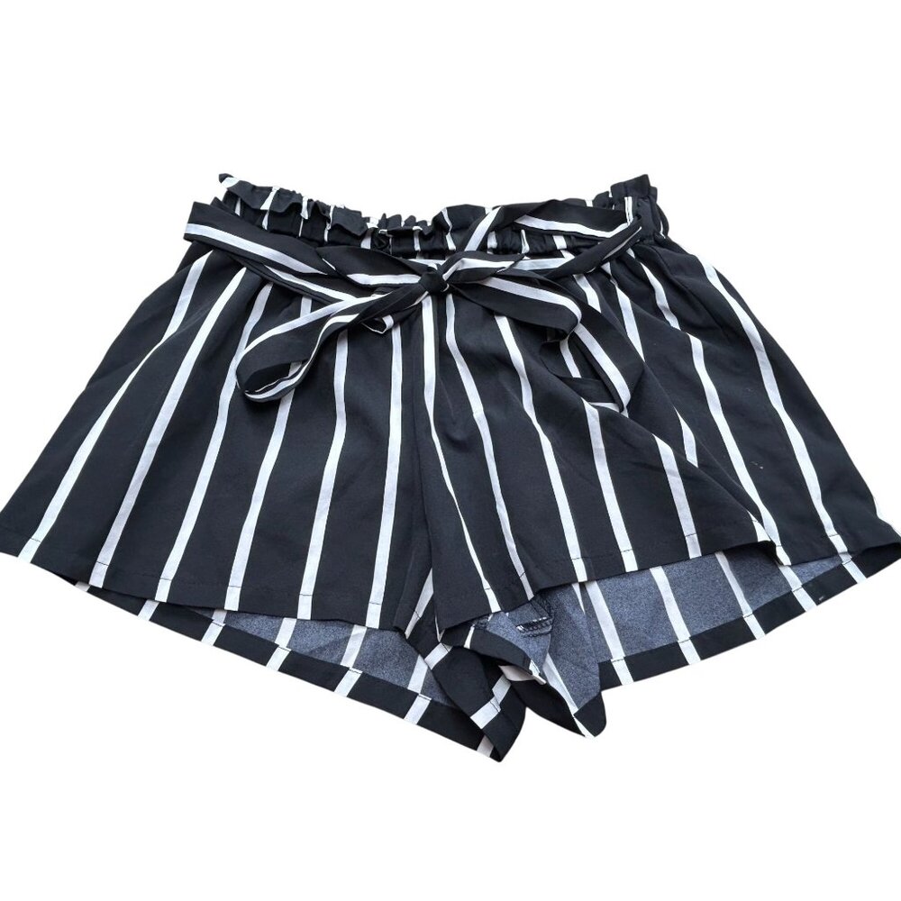 Shein Curve 1XL Black & White Striped High-Waisted Paperbag Shorts